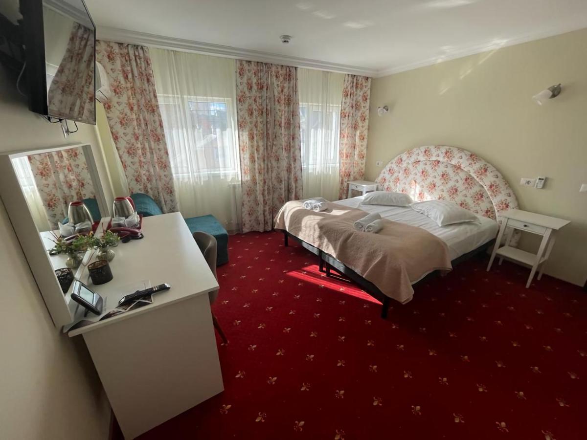 Casa Bucovineana Hotell Suceava Exteriör bild