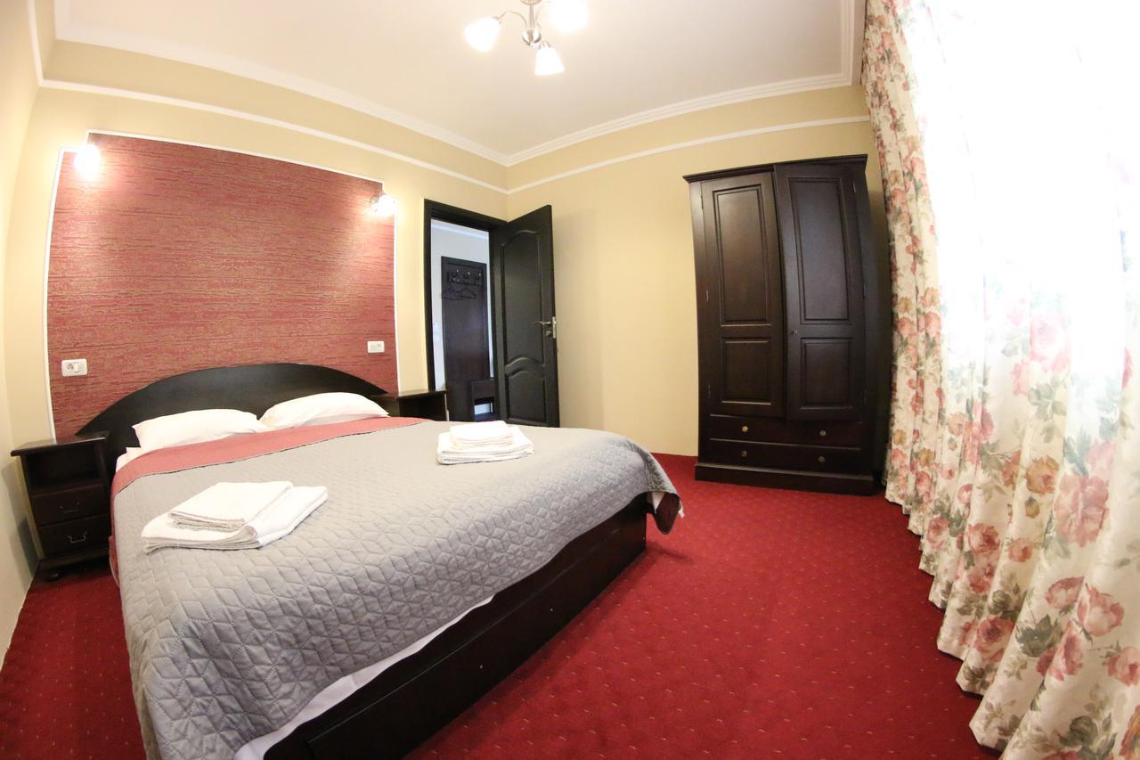Casa Bucovineana Hotell Suceava Exteriör bild