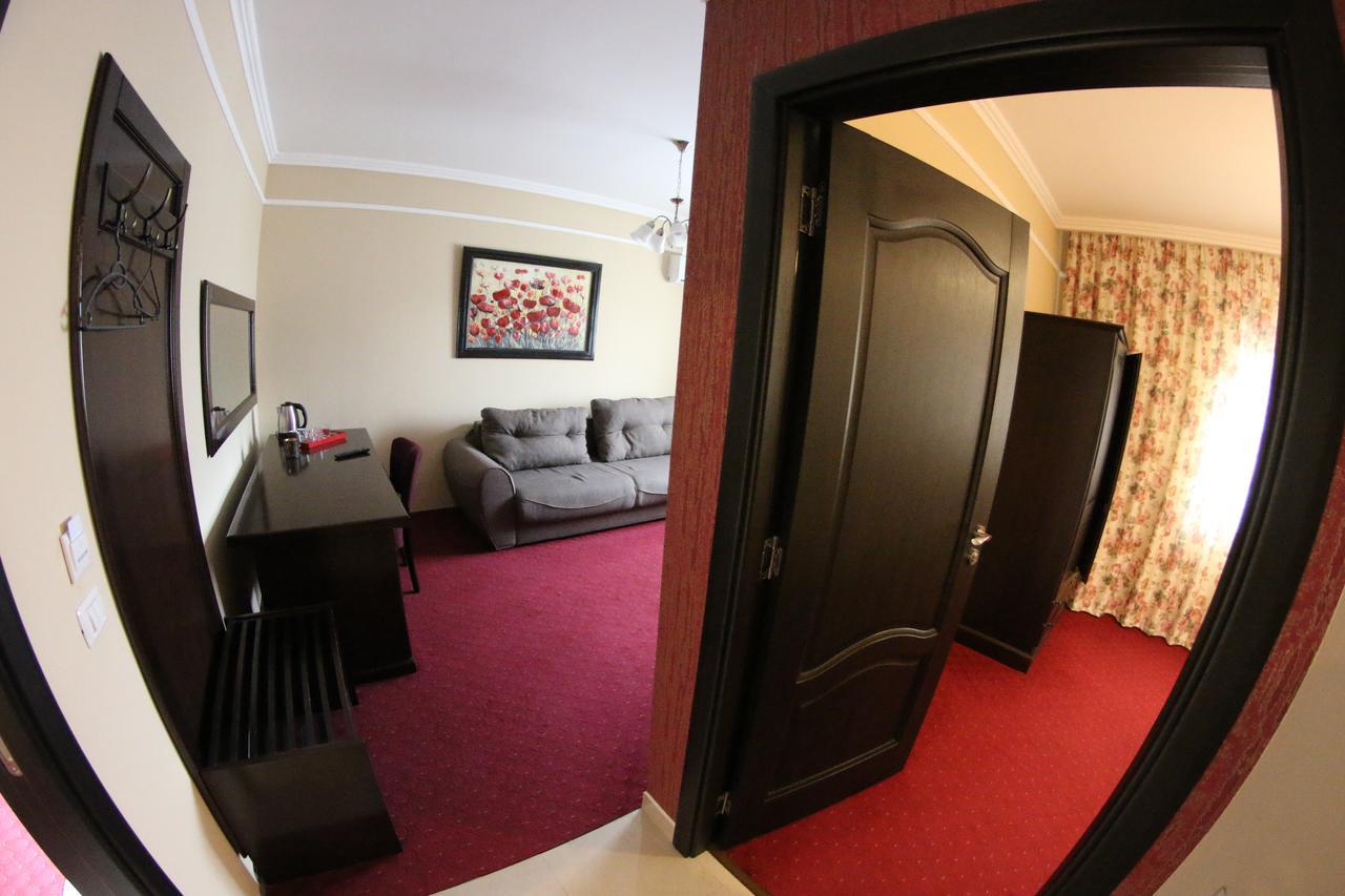 Casa Bucovineana Hotell Suceava Exteriör bild