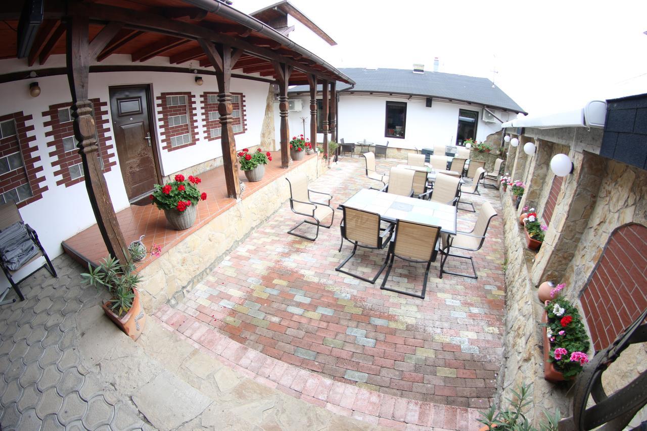 Casa Bucovineana Hotell Suceava Exteriör bild