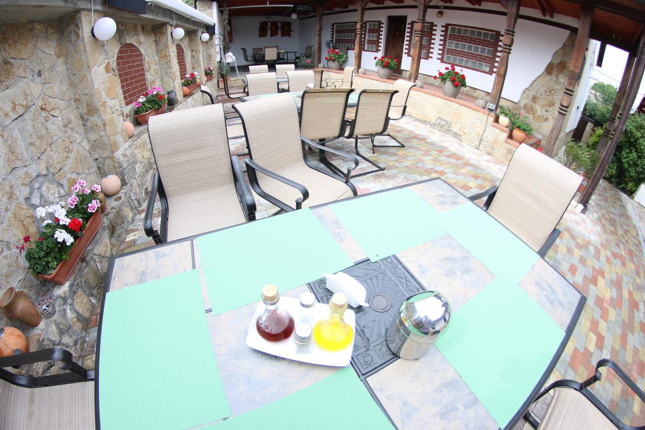 Casa Bucovineana Hotell Suceava Exteriör bild