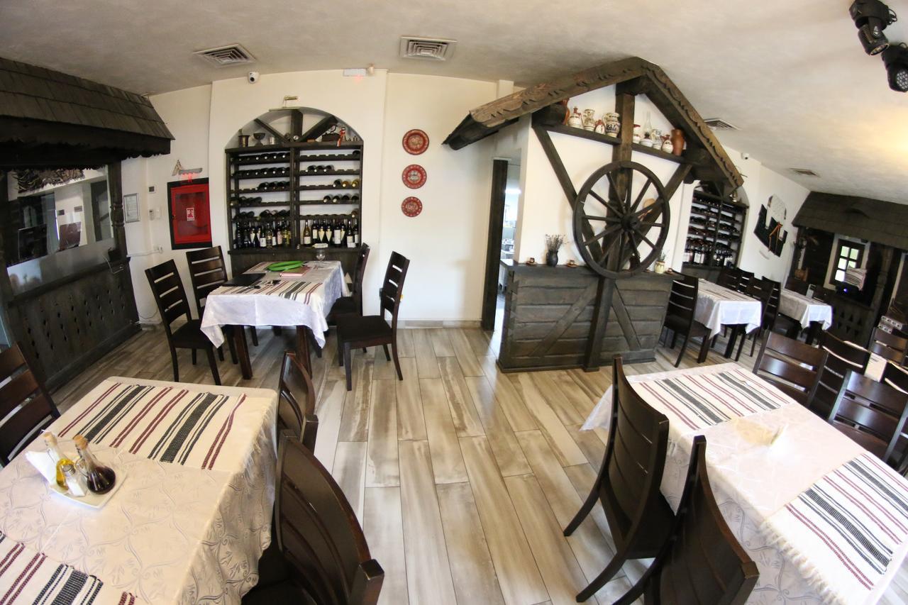 Casa Bucovineana Hotell Suceava Exteriör bild