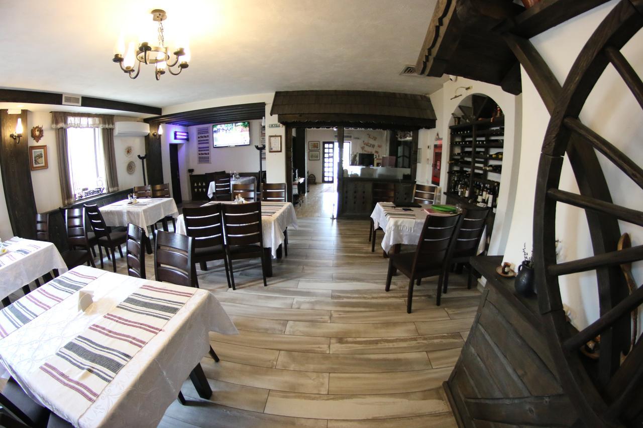Casa Bucovineana Hotell Suceava Exteriör bild