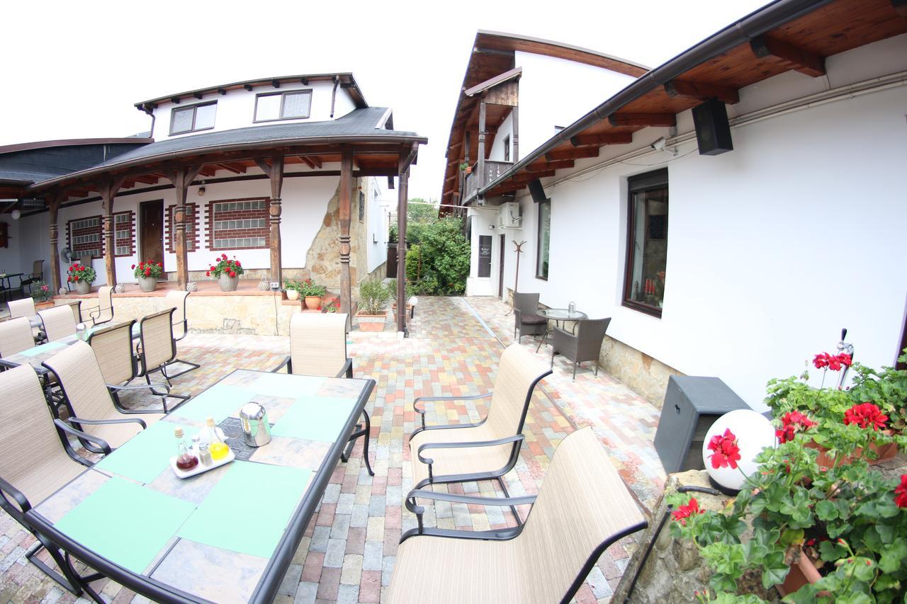 Casa Bucovineana Hotell Suceava Exteriör bild