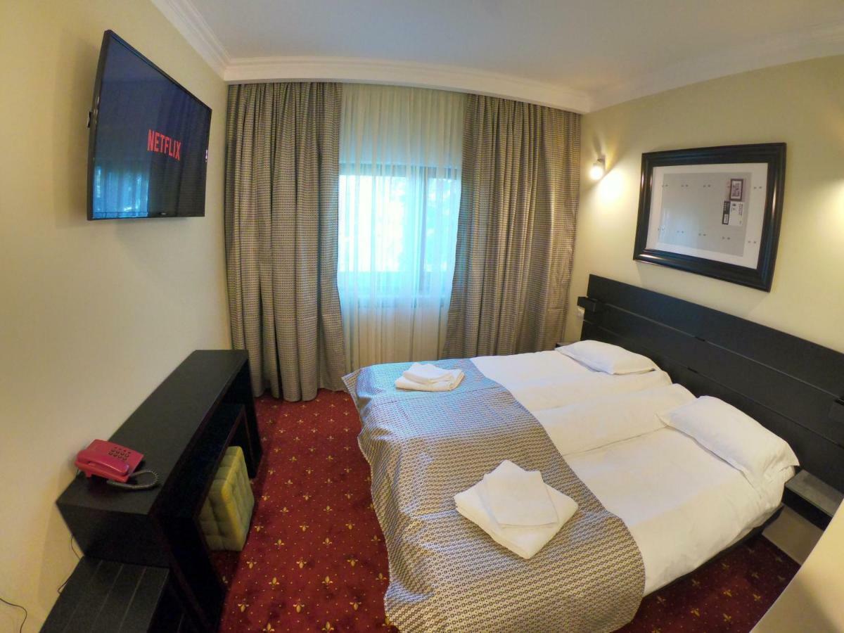 Casa Bucovineana Hotell Suceava Exteriör bild