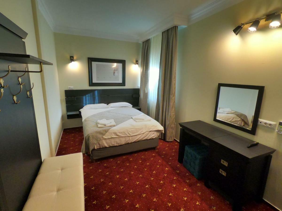 Casa Bucovineana Hotell Suceava Exteriör bild